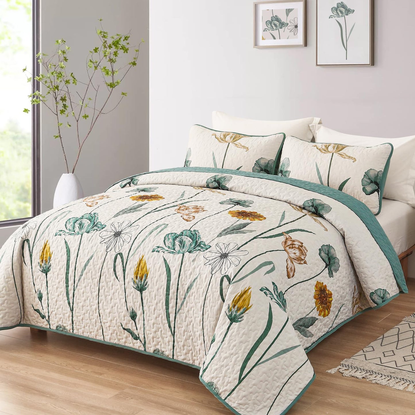 Floral Lightweight Microfiber Quilt Set
