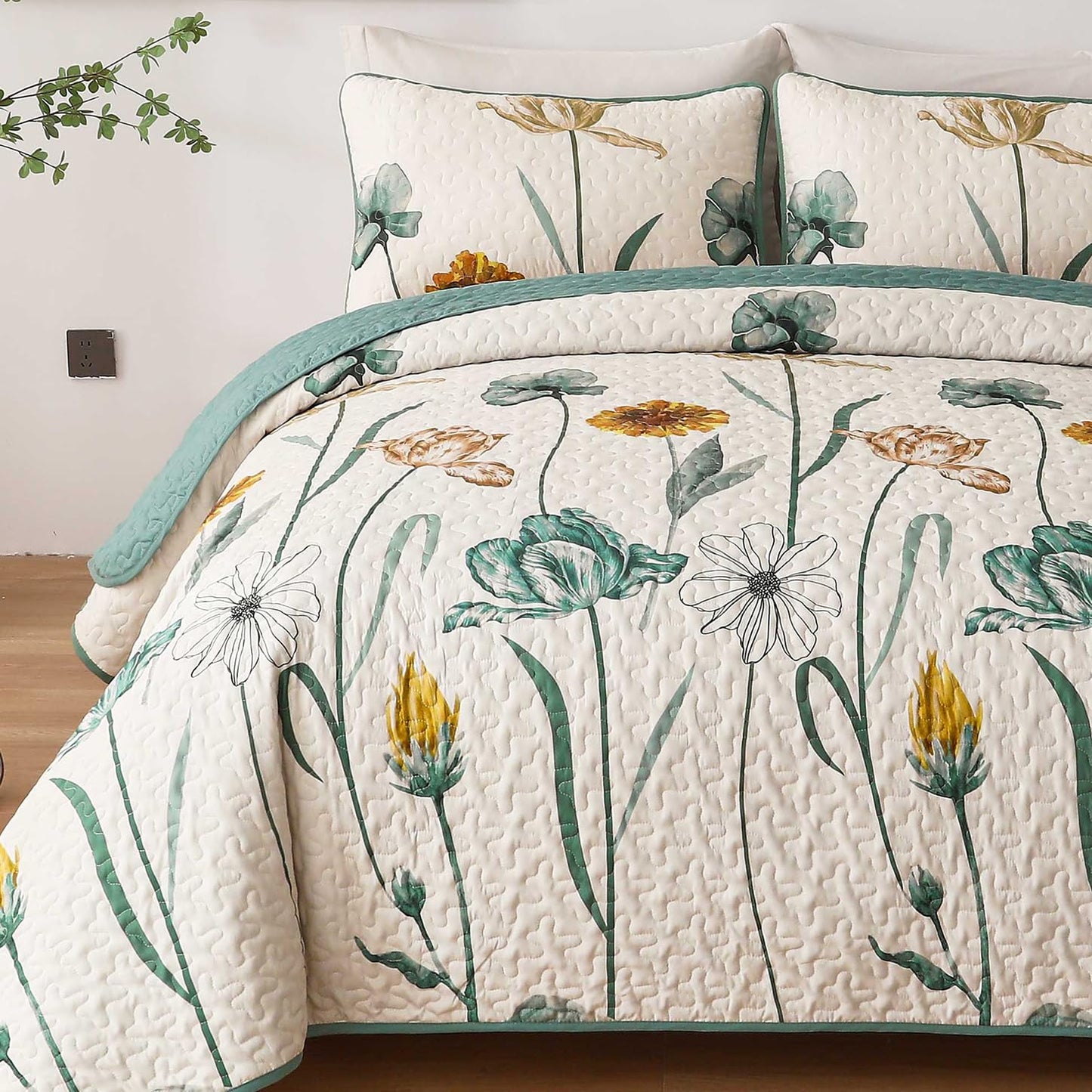 Floral Lightweight Microfiber Quilt Set