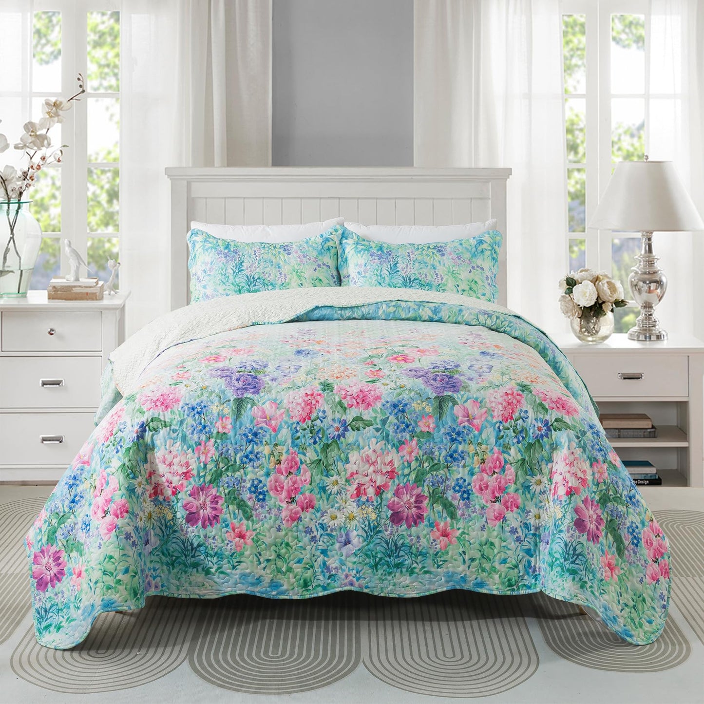 Patchwork Floral Quilt Bedspread Set