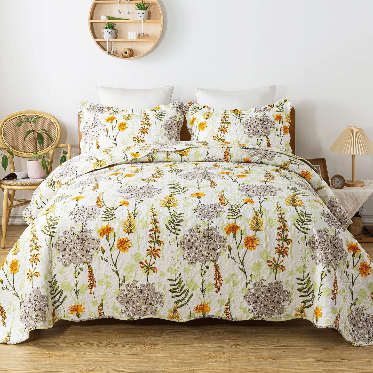 Patchwork Floral Quilt Bedspread Set