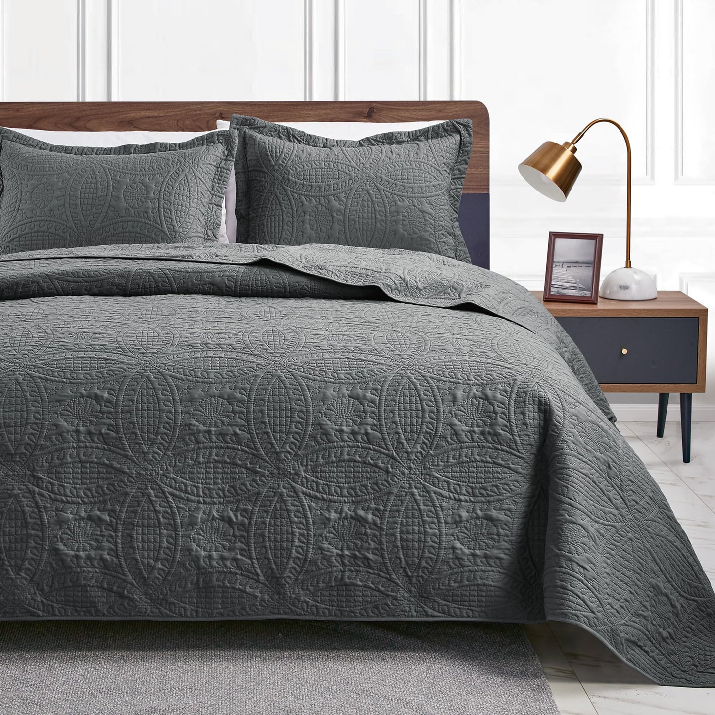 Brushed Microfiber Lightweight Quilt Set