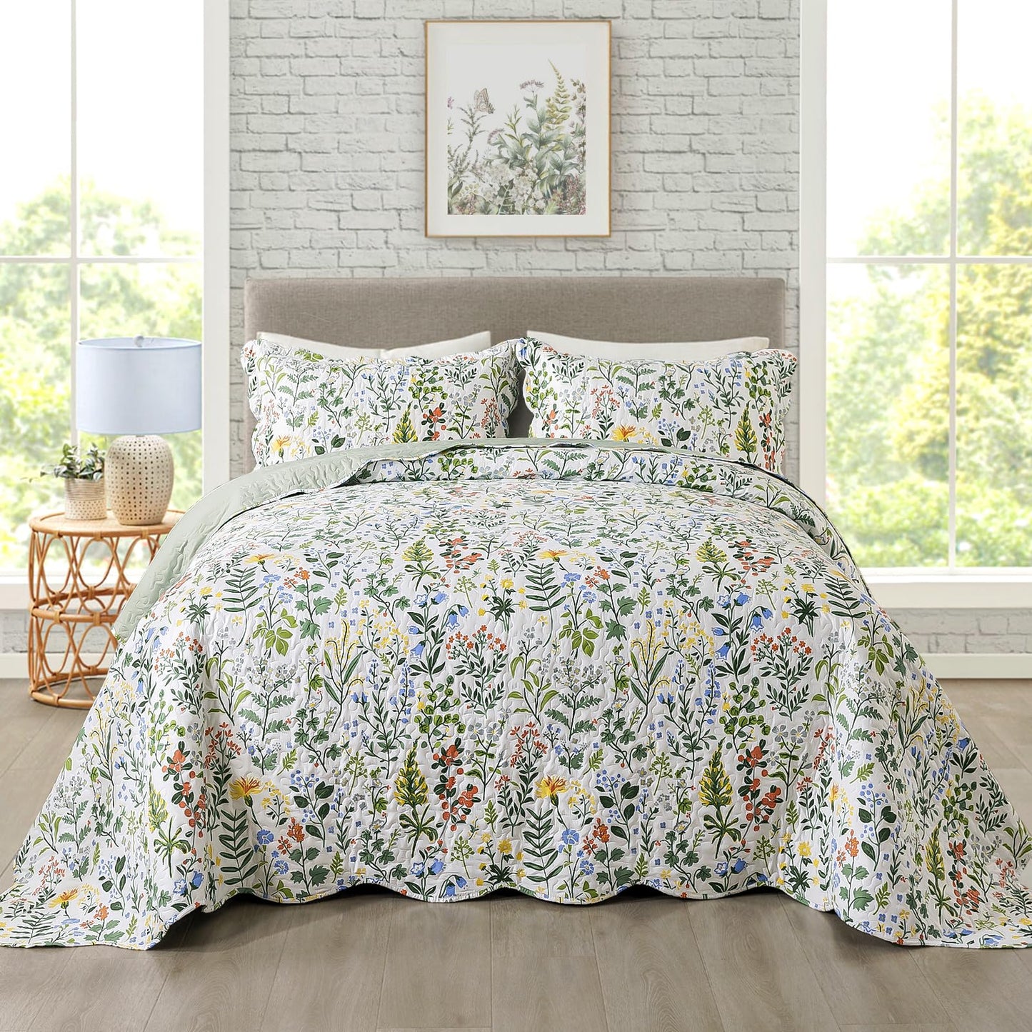 Patchwork Floral Quilt Bedspread Set